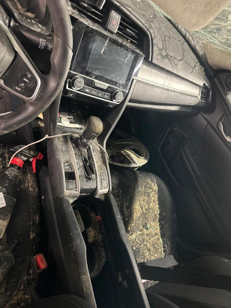 Închirieri auto fără depozit – interior auto deteriorat